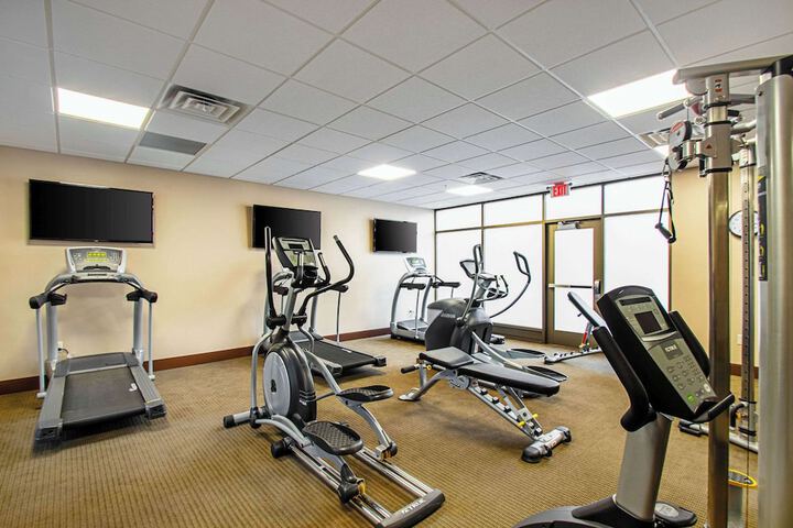 MainStay Suites Madison - Monona