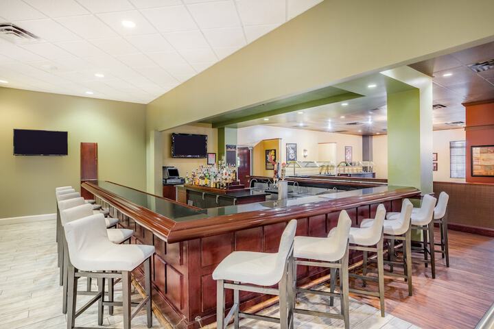 Holiday Inn Lafayette-City Centre by IHG