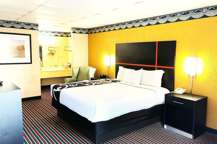 Room 27 of 31