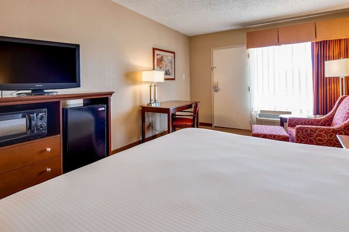 Room 10 of 25