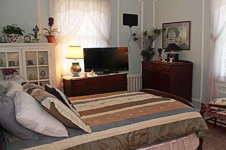 Room 8 of 13