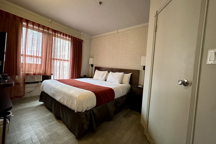 Room 12 of 49