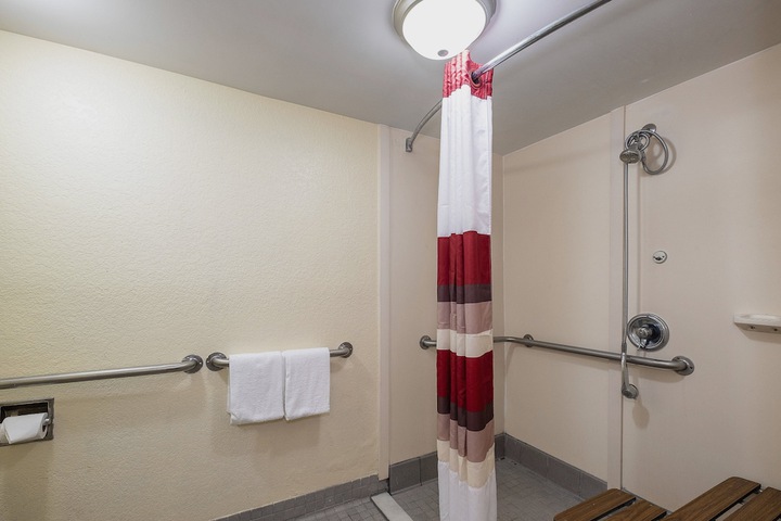 Room 9 of 31