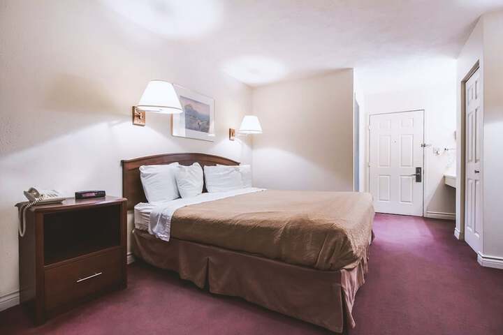 Room 8 of 19