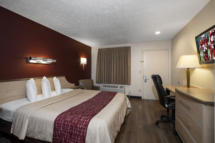 Room 8 of 54
