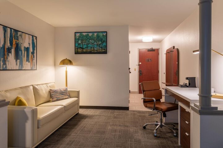 Comfort Inn & Suites Near Burke Mountain
