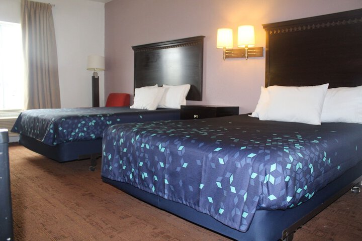 Room 7 of 12