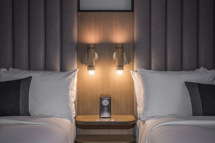 Hu. Hotel