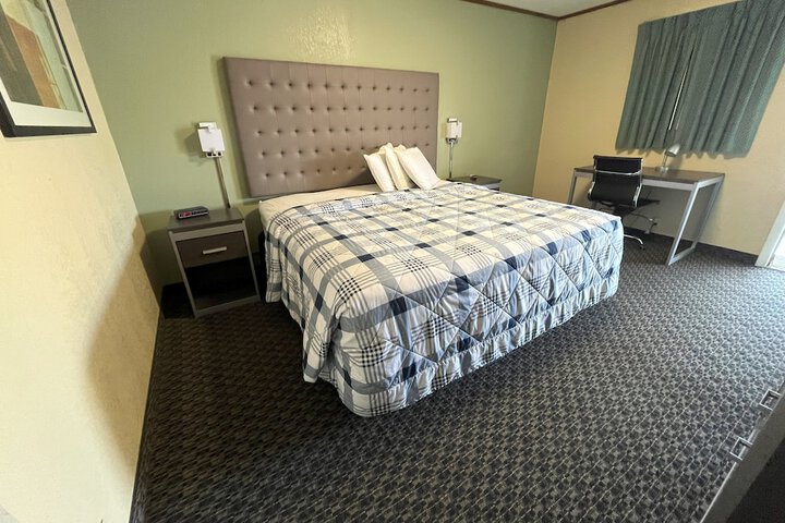 Room 14 of 17
