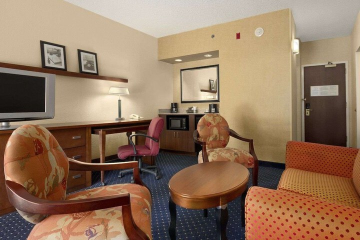 Room 16 of 34