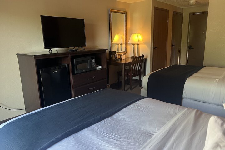 Room 8 of 17