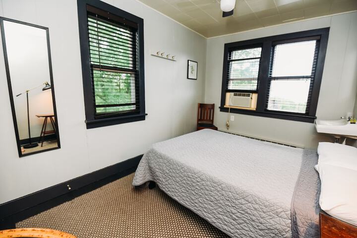 Room 9 of 45