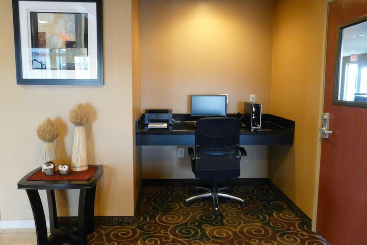 Business Center 40 of 40