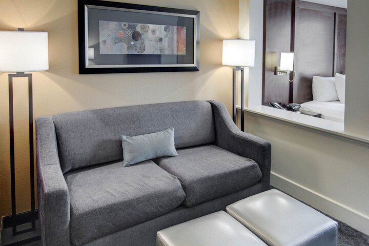 Room 9 of 27