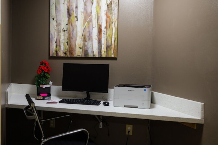 Business Center 59 of 60