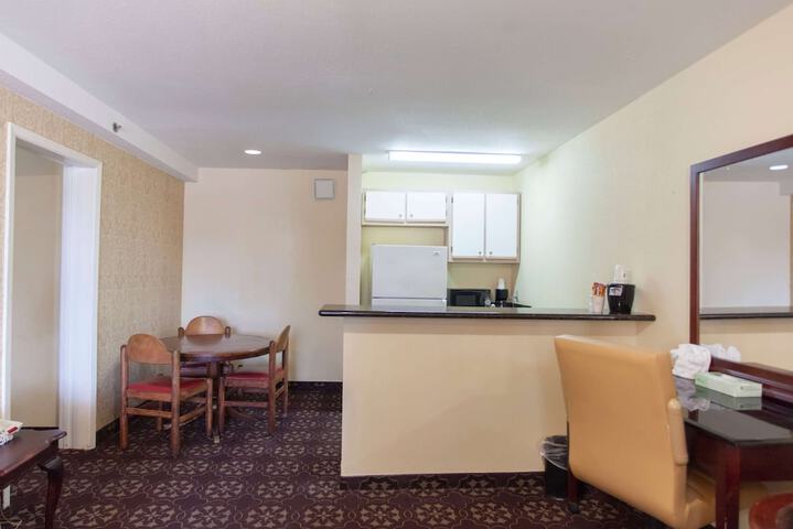 Room 48 of 76
