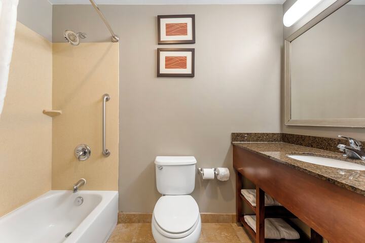 Comfort Inn & Suites Porter near Indiana Dunes