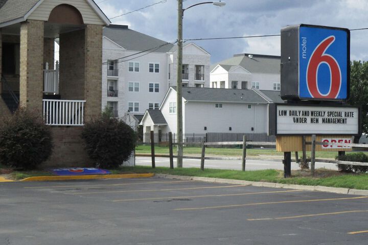 Hotel 6 of 42