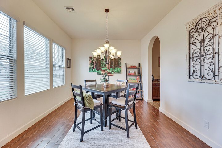Luxury Queen Creek Home w / Calming Pool Oasis!