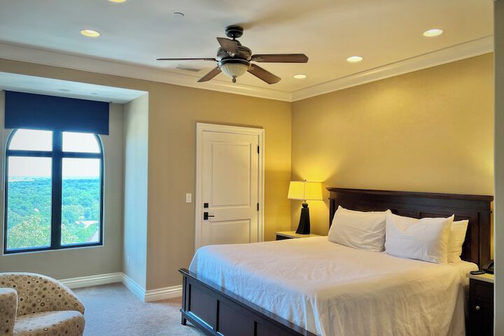 Room 121 of 174