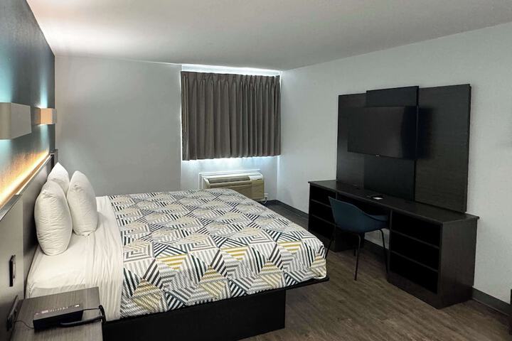 Room 11 of 20