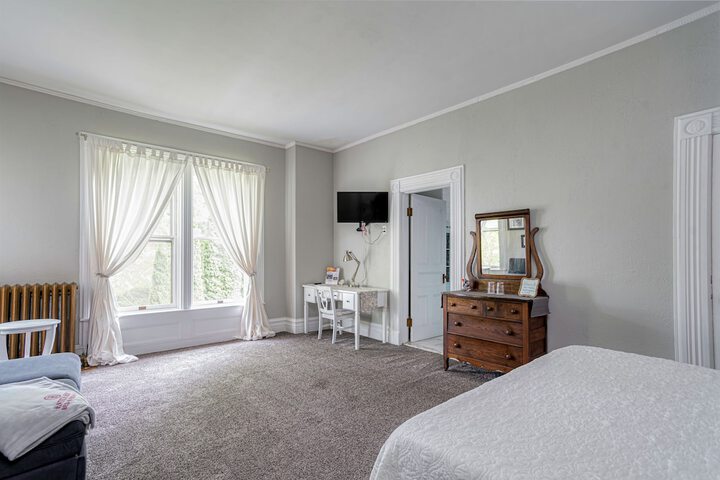 Room 18 of 39