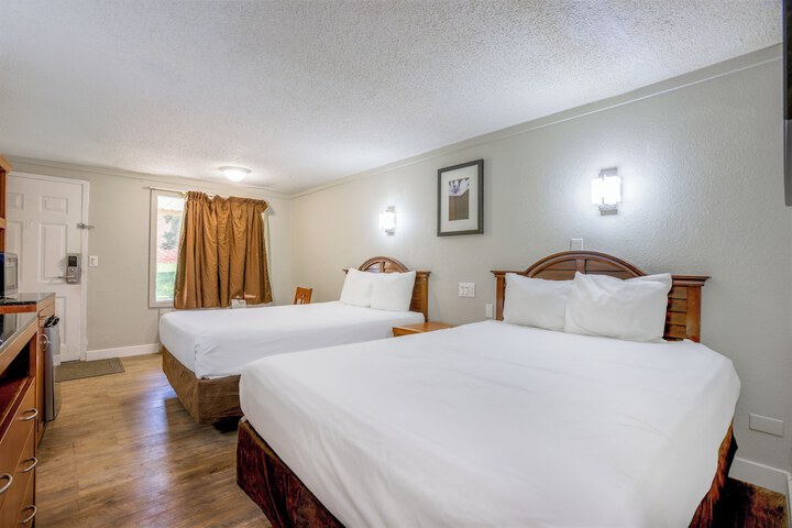 Cozy Garden Inn by OYO Hwy 40 Richmond