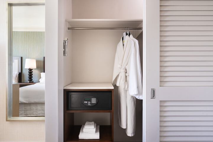 Room 108 of 282