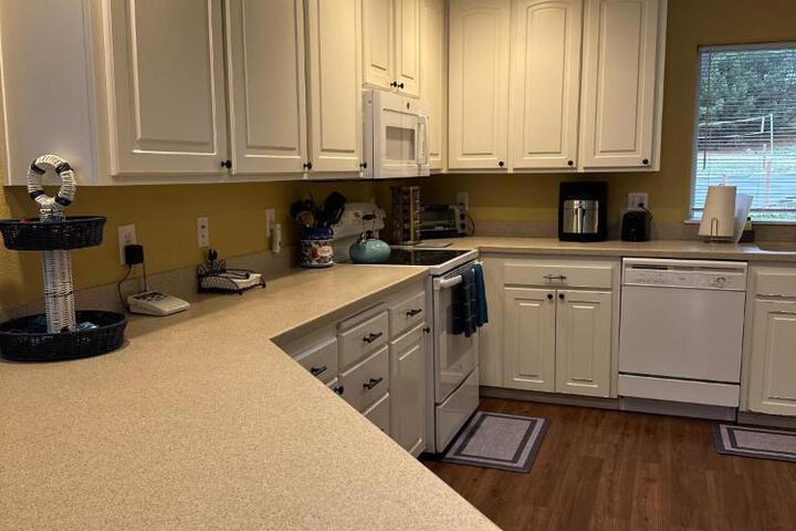 Gearhart Lakefront Vacation Rental