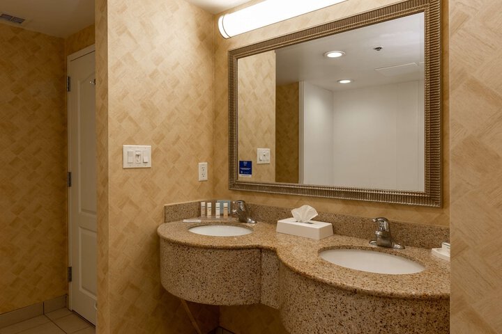 Room 16 of 75