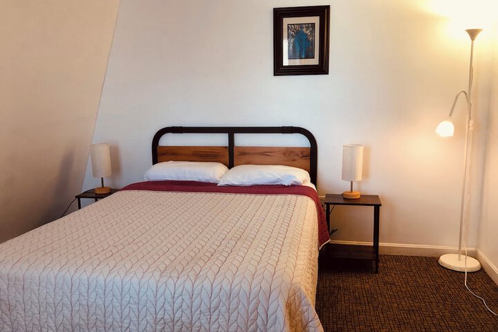 Room 4 of 25