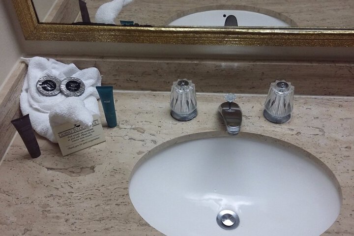 Room 21 of 24
