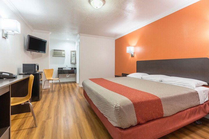 Motel 6 Tremonton UT