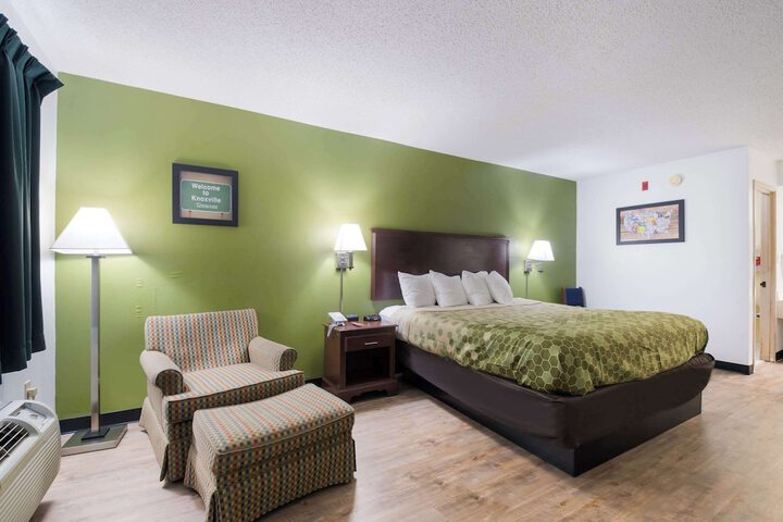 Room 14 of 30