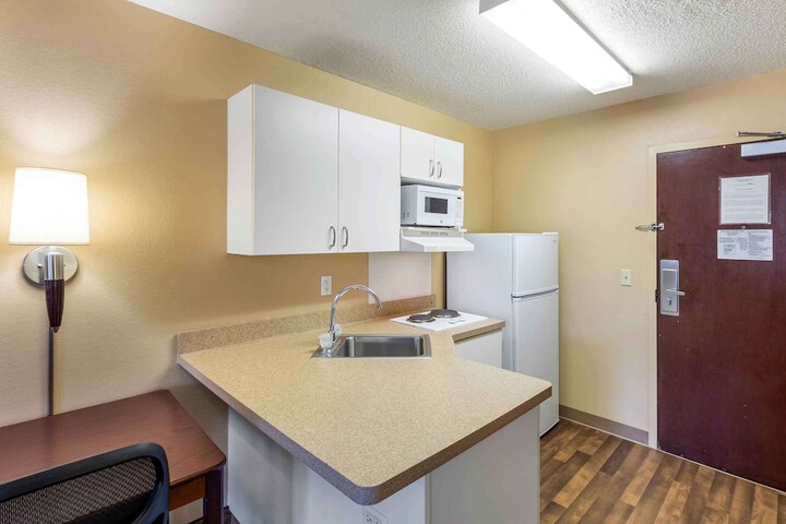 Extended Stay America Select Suites - Milwaukee - Waukesha