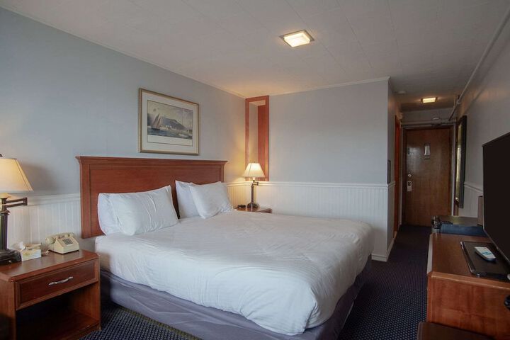 Room 98 of 247