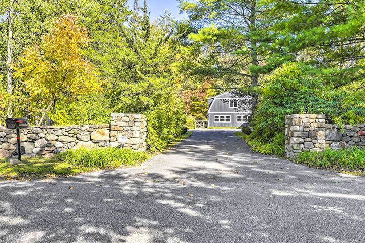 Modern Escape w / Fire Pit Near Lake Waramaug