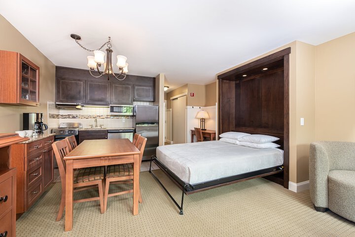 Room 34 of 111