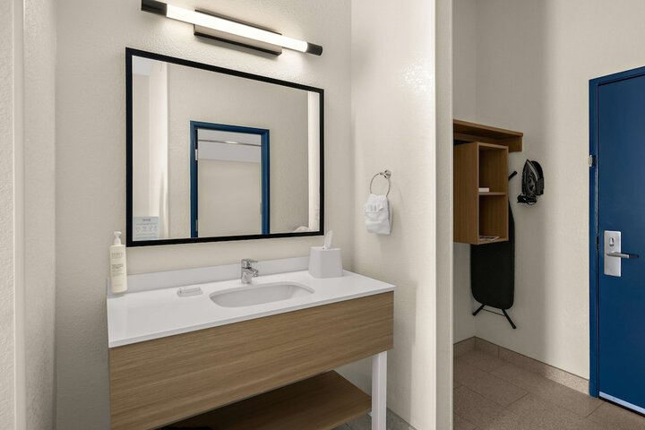 Room 18 of 53