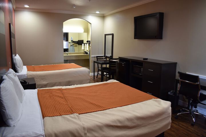 Room 9 of 26