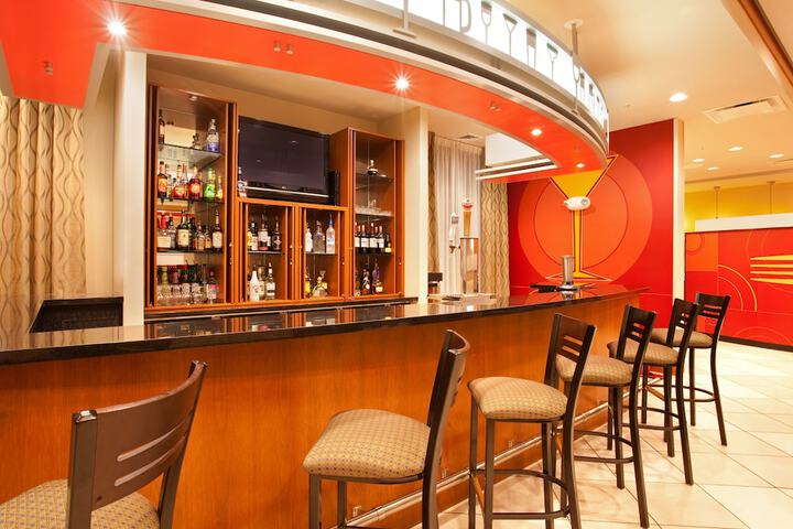 Holiday Inn Aurora North - Naperville by IHG