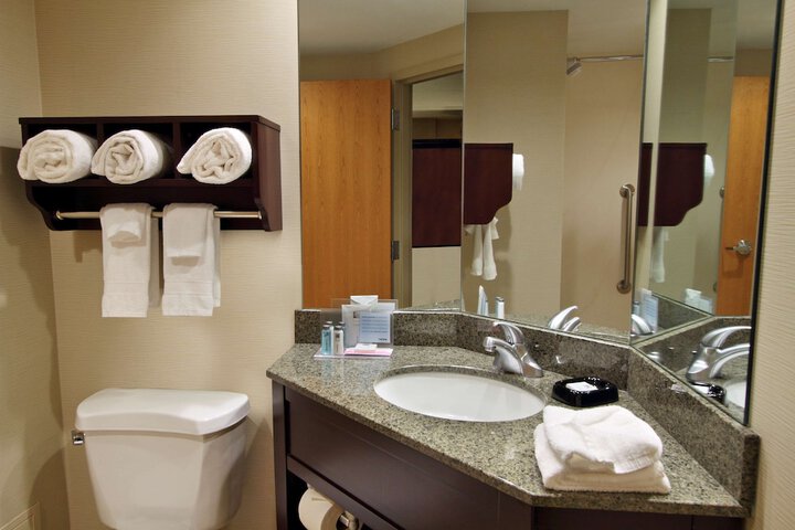 Room 17 of 40