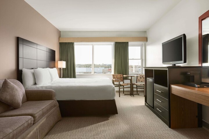 Room 4 of 15