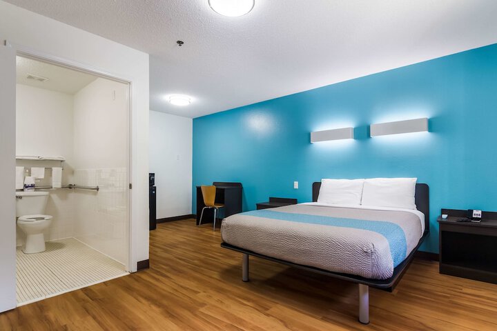 Room 26 of 29