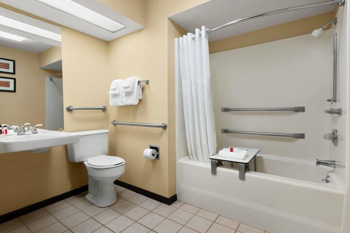 Room 10 of 17