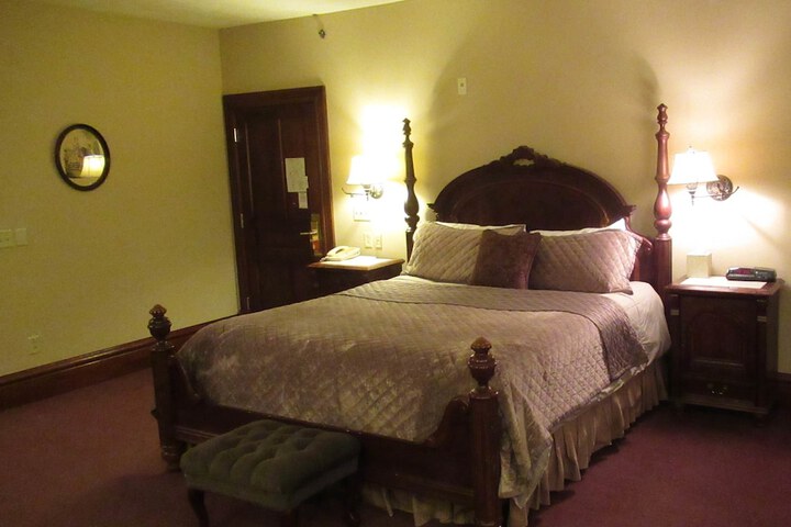 Room 17 of 29
