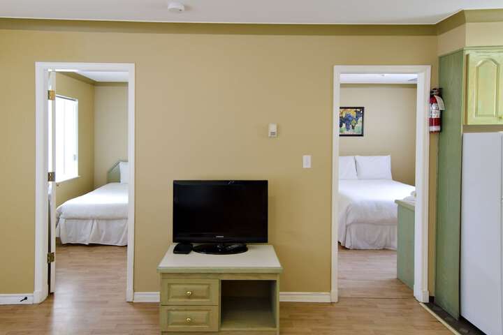 Tiki Shores Inn & Suites