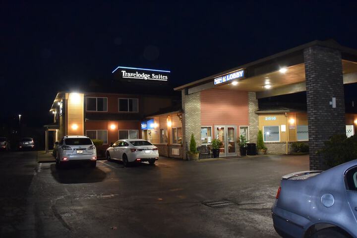 Travelodge Suites by Wyndham Newberg