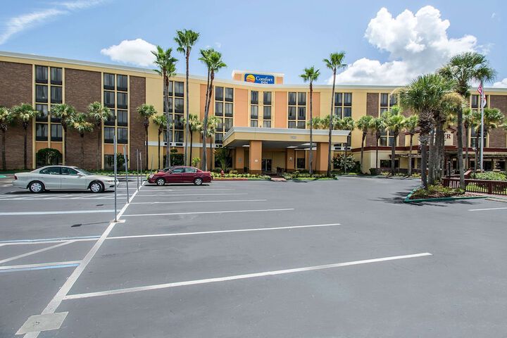 Hotel 4 of 77