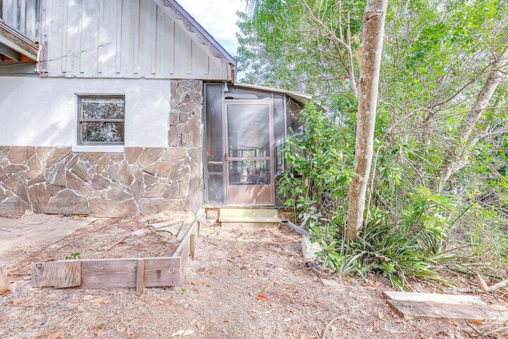 Lake Placid Home w / Screened Porch: Near Lake Clay